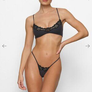 SKIMS Fits Everybody Lace Scoop Bralette